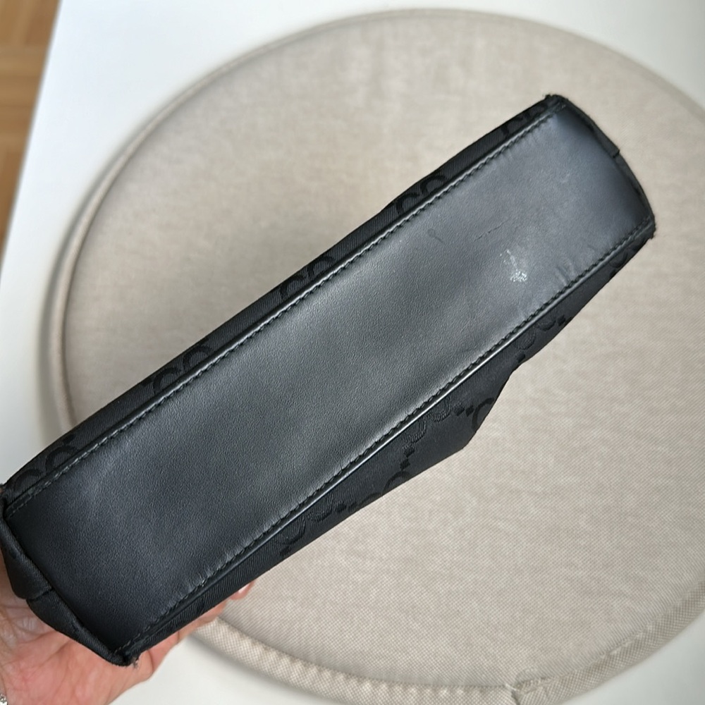 Gucci cosmetic bag,  black with black hardware - Picture 6 of 7